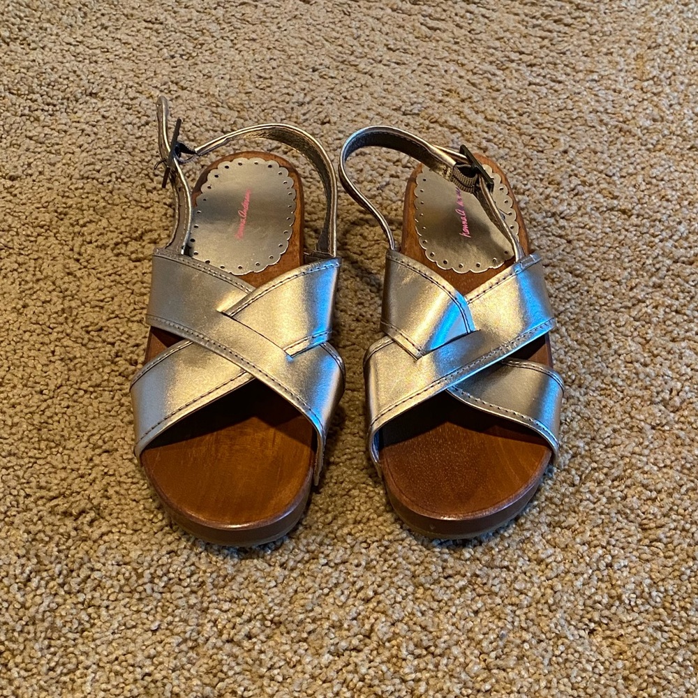 Hanna Andersson Metallic Wood Clogs